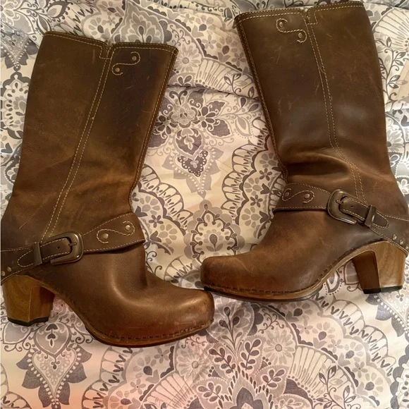 Dansko Brown Heeled Boots - Picture 2 of 5
